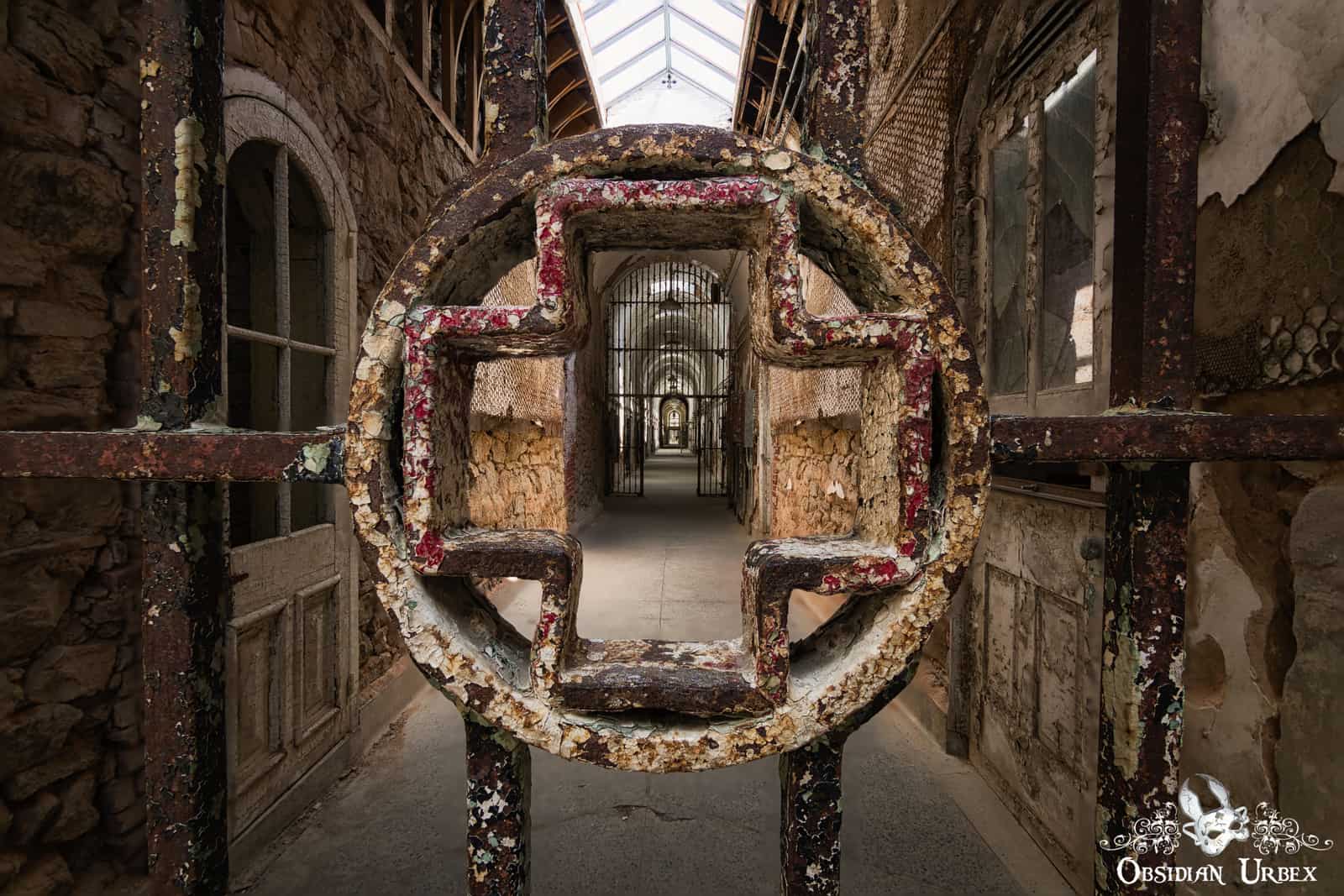 03_eastern-state-penitentiary-pennsylvania-usa-cell-block-3-medical-wing-gate