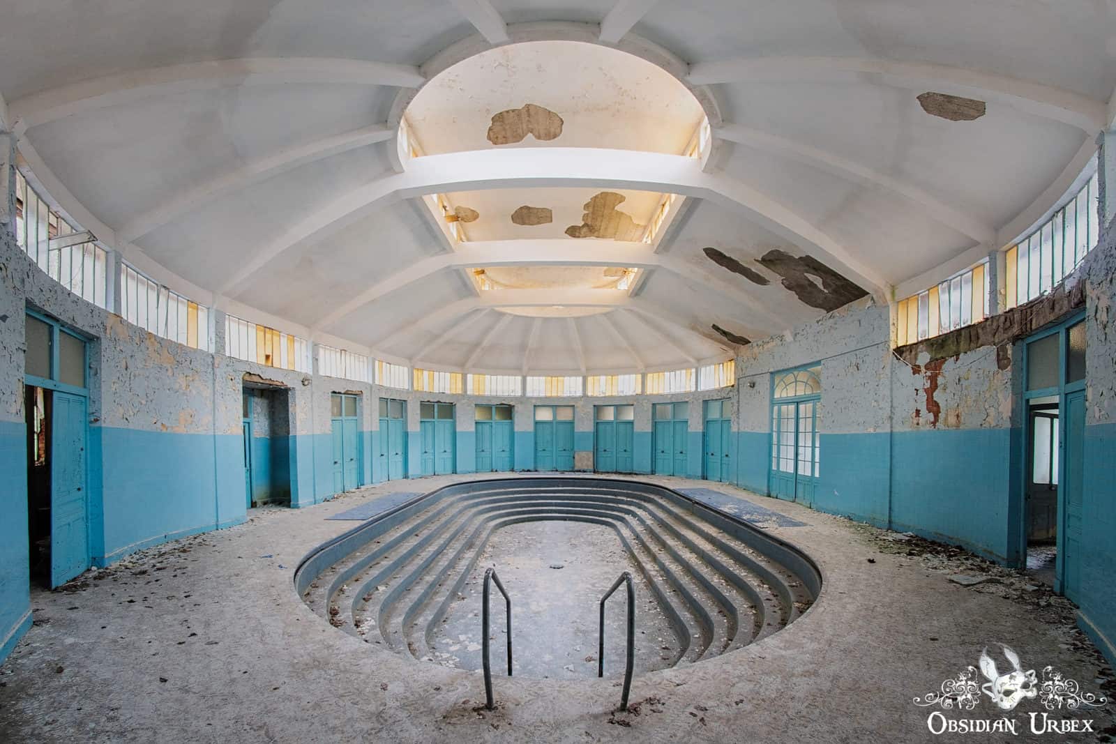 15_les-thermes-bleus-france-abandoned-french-spa-with-healing-hot-spring-water-scaled