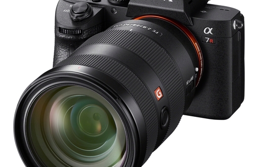 Полнокадровая камера со сменными объективами Sony α7R III скоро в продаже в России