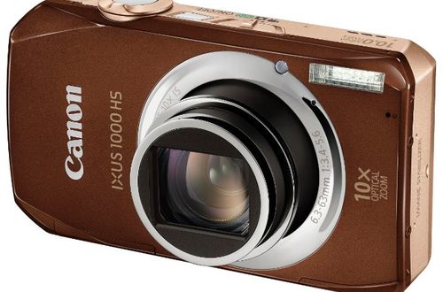 Компактный фотоаппарат Canon IXUS 1000 HS одета в прочную металлическую оболочку, а 3-дюймовый экран закрыт закаленным стеклом