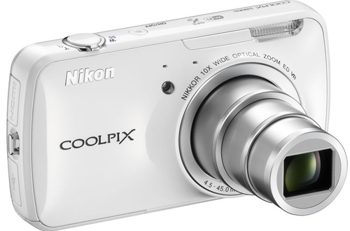 Компактный фотоаппарат Nikon COOLPIX S800c не только снимает, но и может зависать в сети 
