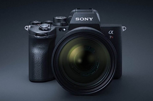 Sony анонсировала беззеркальную камеру Alpha 7R V