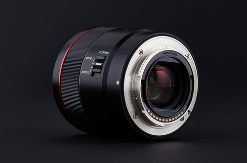 Объектив Samyang AF 35 мм f/1.8 FE для камер Sony