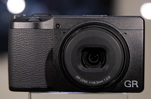 Первый взгляд на компактную камеру Ricoh GR III