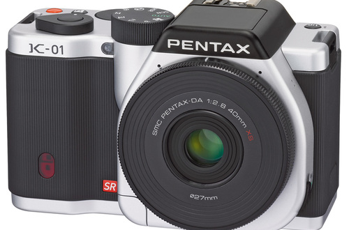 Беззеркальный фотоаппарат Pentax K-01: к ней подойдут сотни объективов от K до KAF
