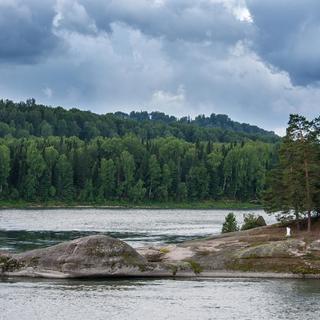 Камень любви на реке Бия