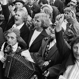 Митинг на Дворцовой площади против переименования города Ленинграда. 11 июня 1991 года