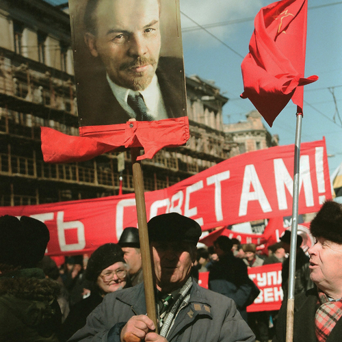 Манифестация профсоюзов на Невском проспекте против низкого уровня жизни. 9 апреля 1998 года / Лихие 90-е годы