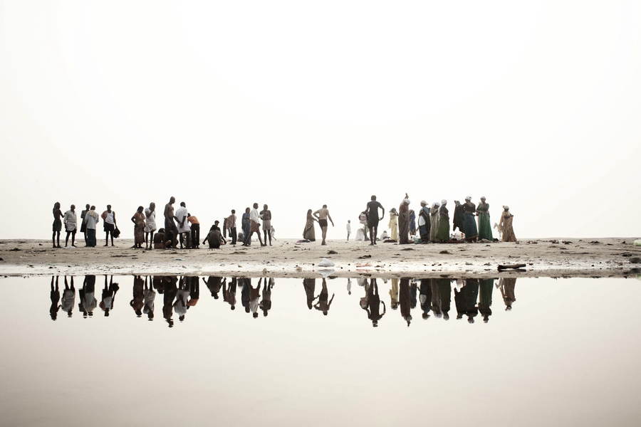 Италия. «Смерть реки. Индия». Профессиональный конкурс. Номинация «Пейзаж». 2015 Sony World Photography Awards