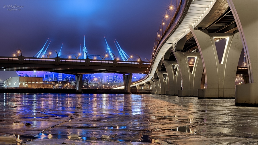 Яхтенный мост, ЗСД и Газпром Арена, 1. Вечерний Петербург