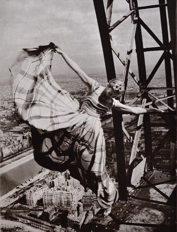 Эрвин Блюменфельд
Лиза Фонсагривс на Эйфелевой башне. Париж. 1939