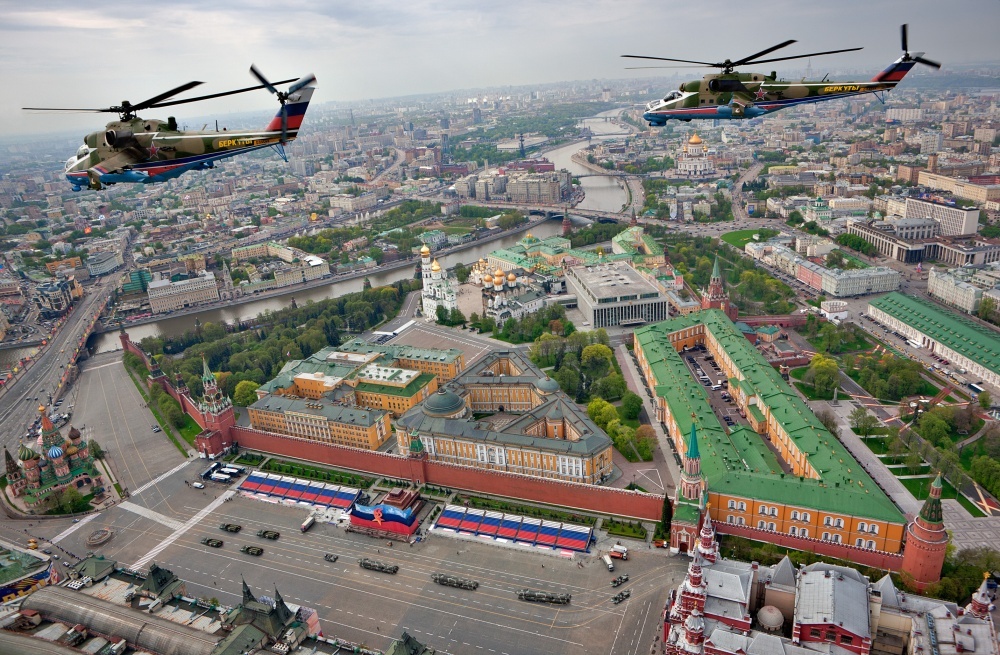 Беркуты над Москвой Россия, Москва. Май, 2010