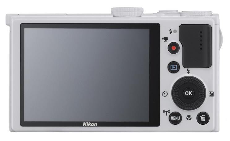 Компактная фотокамера Nikon COOLPIX P340 - дисплей