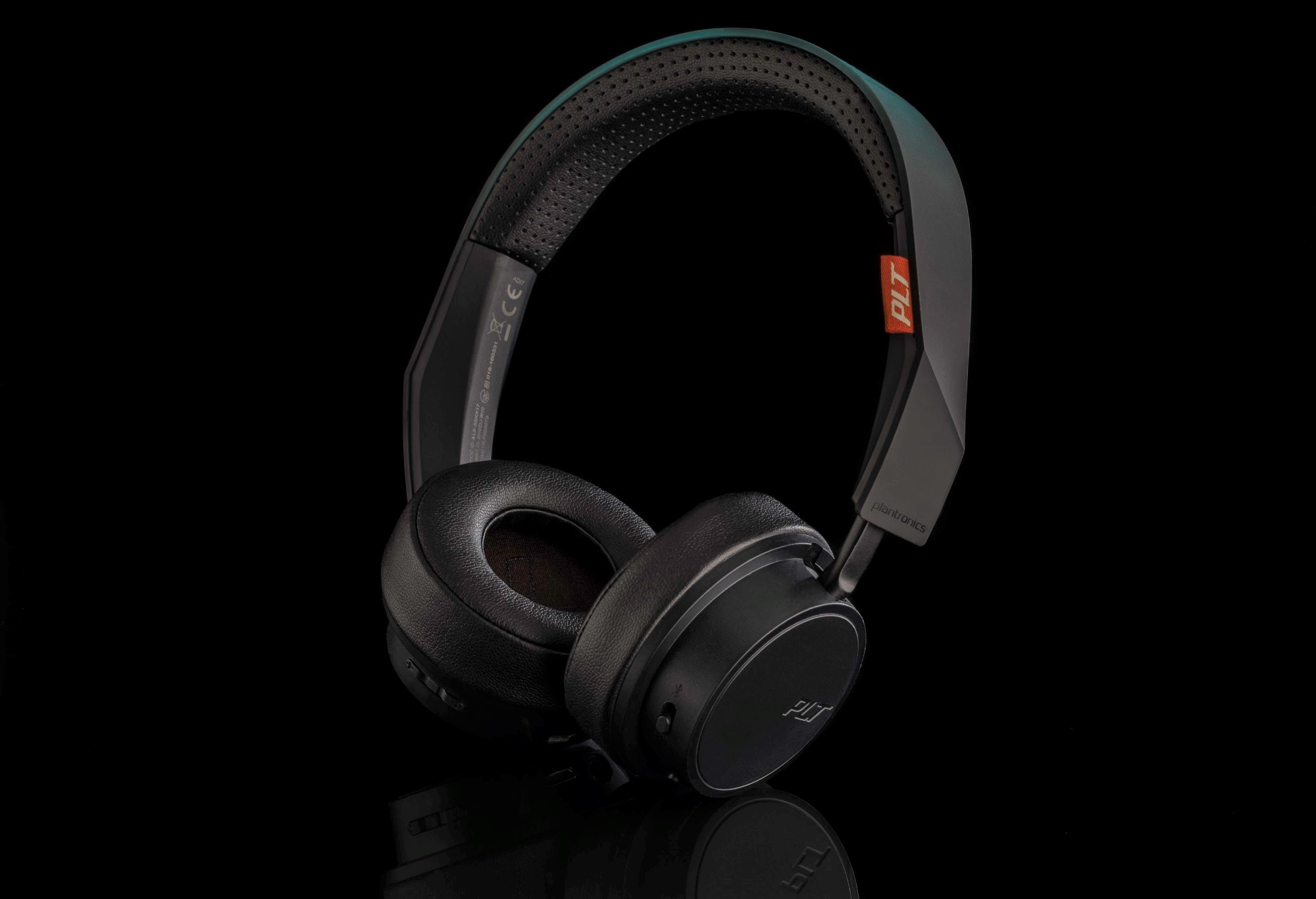 Спортивные наушники Plantronics BackBeat FIT 500