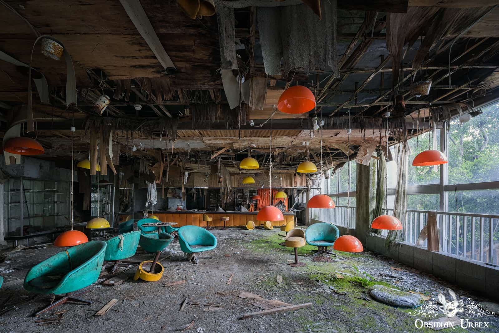 05_kuroshio-inn-japan-haikyo-abandoned-japanese-hotel-with-1970s-decor