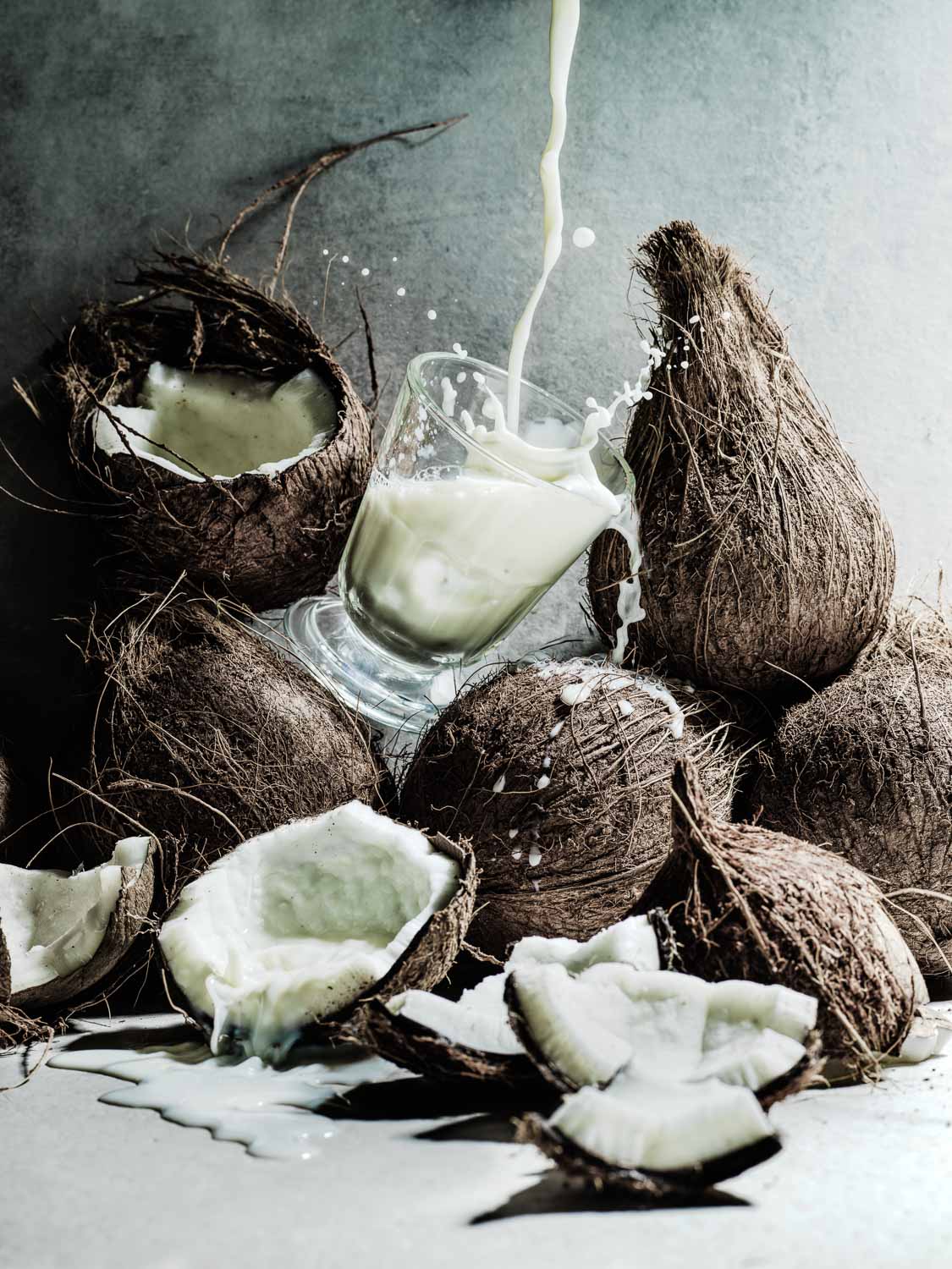 01_coconut_milk_shells_and_pour_0171