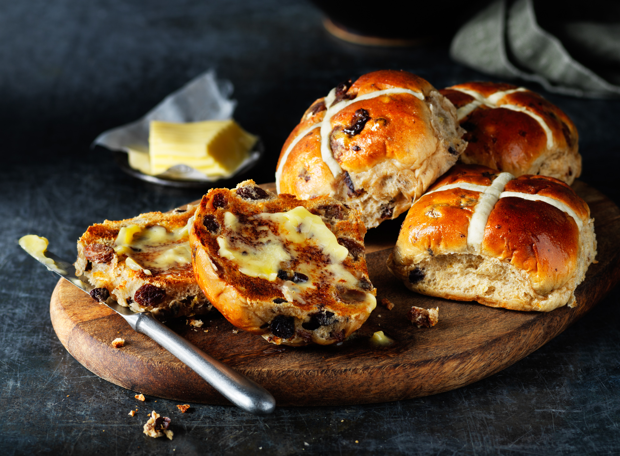 02_kt_345033_luxury_hot_cross_buns_0076