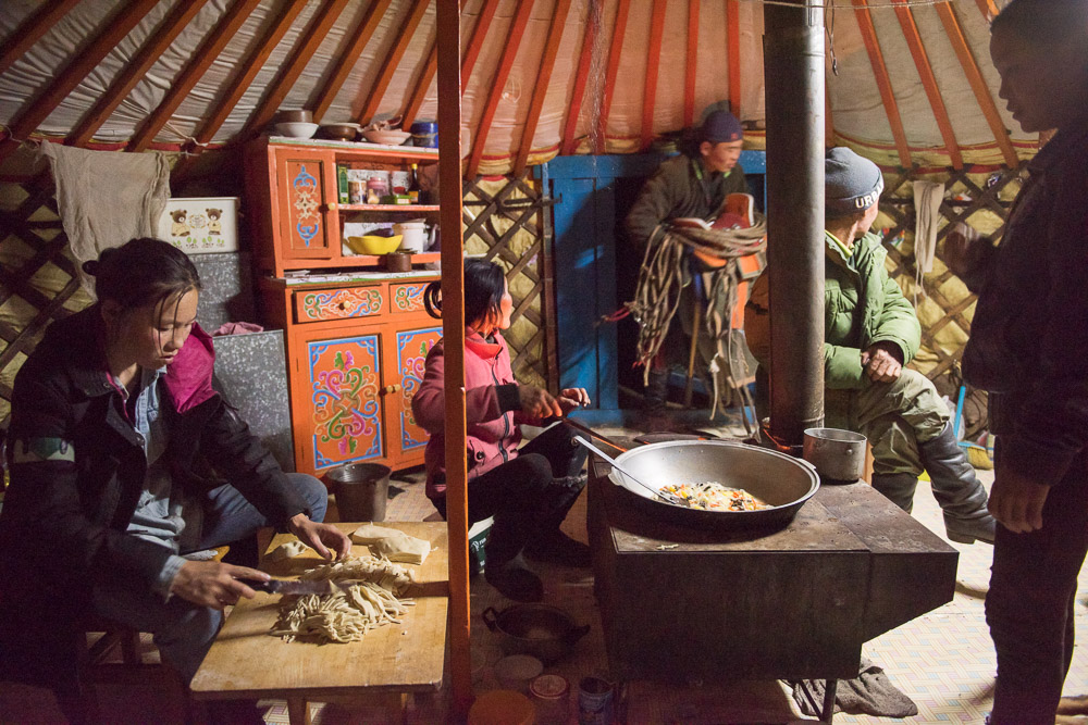 13_nomads_sukhbaatar_aimag_mongolia_mon_p-40751