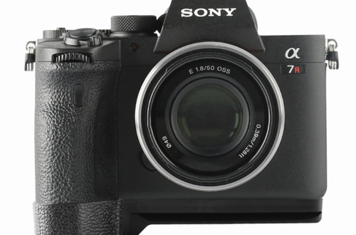 Meike выпустила новую рукоятку для камер Sony