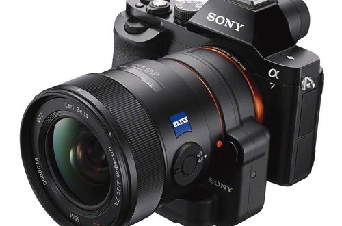 Беззеркальная фотокамера Sony α7 сочетает потрясающую мобильность с преимуществами полнокадровой фото и видеосъемки