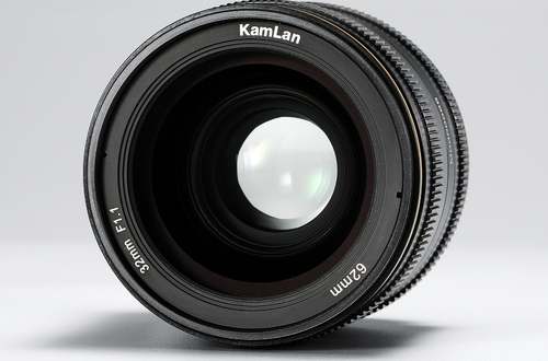 Объектив Kamlan 32 мм f/ 1.1 для камер APS-C и MFT
