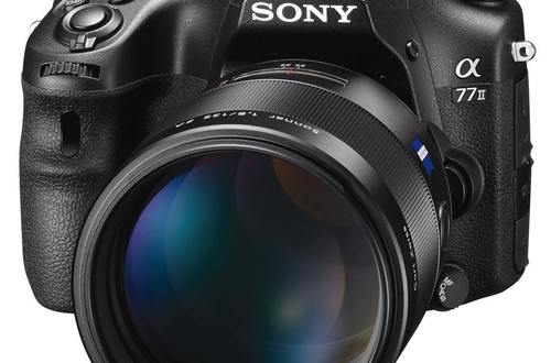 Зеркальная камера Sony a77 II всегда в фокусе благодаря 79-точечной системе автофокусировки
