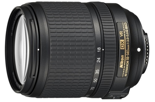 Объектив AF-S DX NIKKOR 18–140 mm f/3.5–5.6G ED VR работает c подавлением вибраций и в широком диапазоне фокусных расстояний - от широкоугольного до телескопического