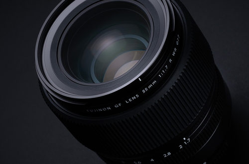 Fujifilm анонсировала объектив GF 55 mm f/1.7 R WR