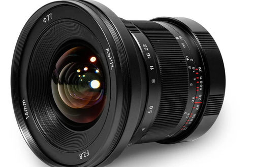Pergear выпустила объектив 14 mm f/2.8 для беззеркальных камер