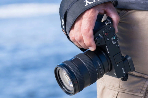 Sony анонсировала беззеркальную камеру Alpha 6700 с матрицей APS-C