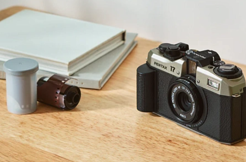 PENTAX 17: компактная пленочная полукадровая фотокамера с объективом 25 мм