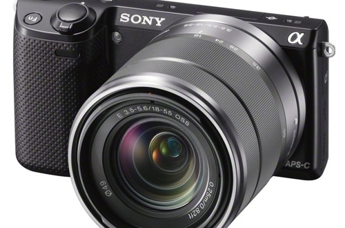 Компактный фотоаппарат Sony NEX-5R со сменной оптикой имеет гибридную автофокусировку, Wi-Fi и PlayMemories Mobile
