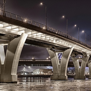 Яхтенный мост. Вечерний Петербург