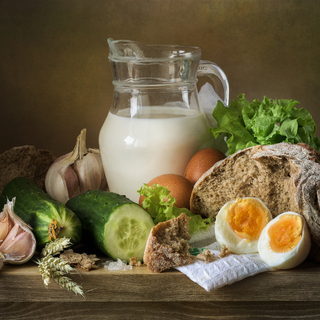 Натюрморт с молоком