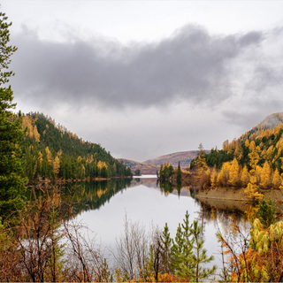 Озеро в осеннем наряде...