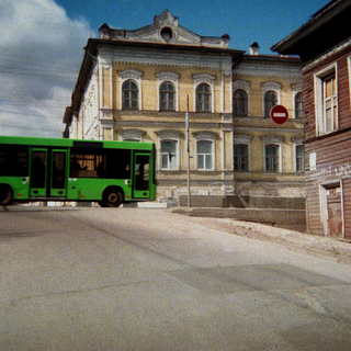 Наивное фото-зеленый автобус