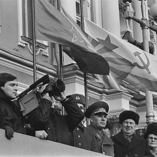 Александр Невзоров. Митинг на Дворцовой площади против развала Союза в защиту армии. 23 февраля 1991 года