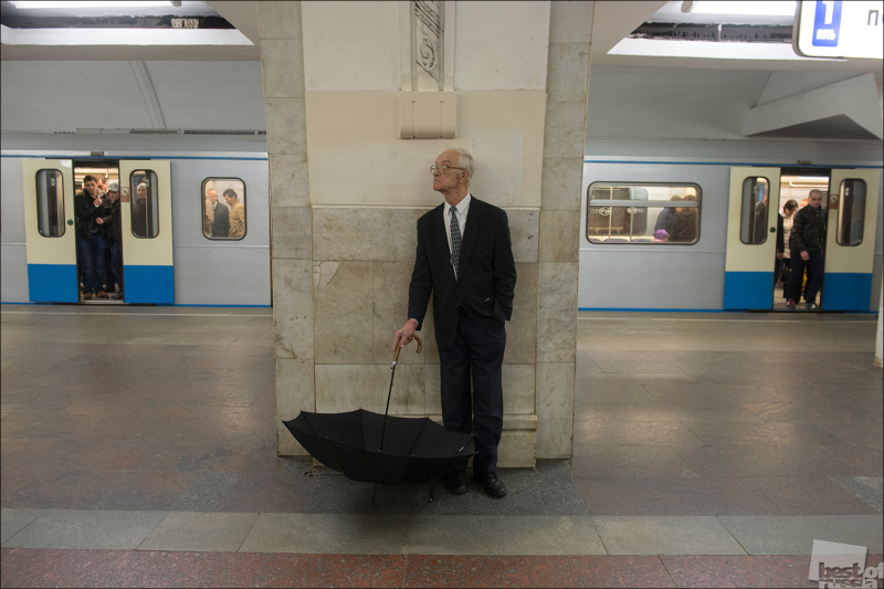 Артем Житенев (Москва). МЕТРО
Пассажир в московском метро.