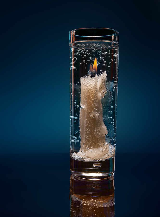 свеча в стакане