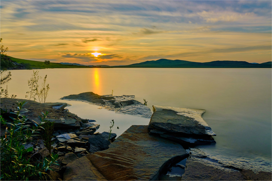 Раннее утро на заливе Варча