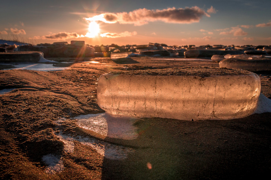 Sun through the ice