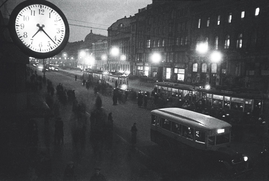 Яков Халип. Невский проспект ночью, 1936