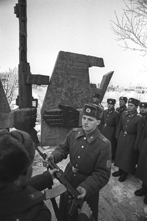 0004 Ритуал вручения боевого оружия в СА. 