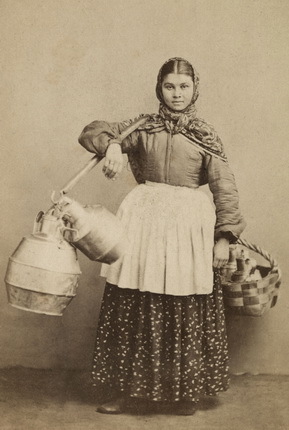 Вильям Каррик. Продавщица молока (охтенка). Санкт-Петербург. 1860-е.