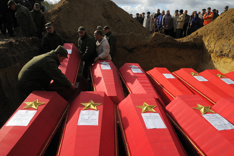 Презахоронение войнов. Синявино